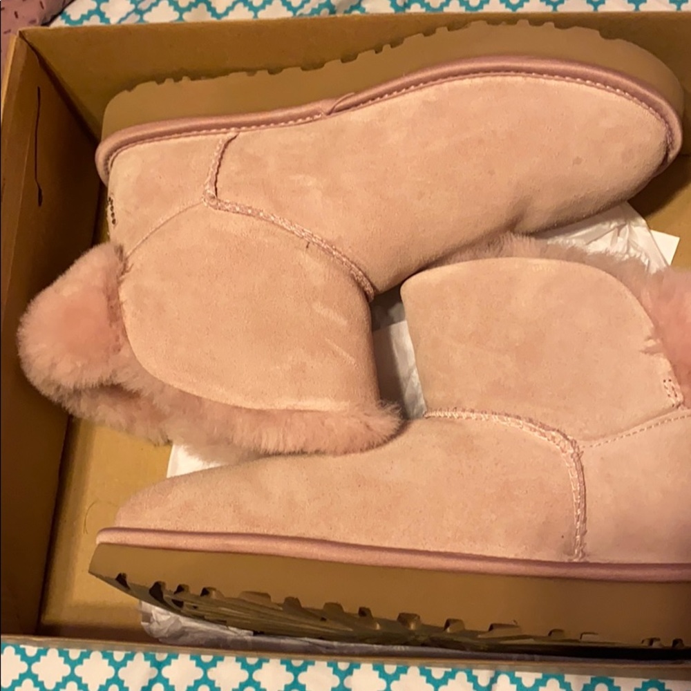 Ugg’s clsss bling mini